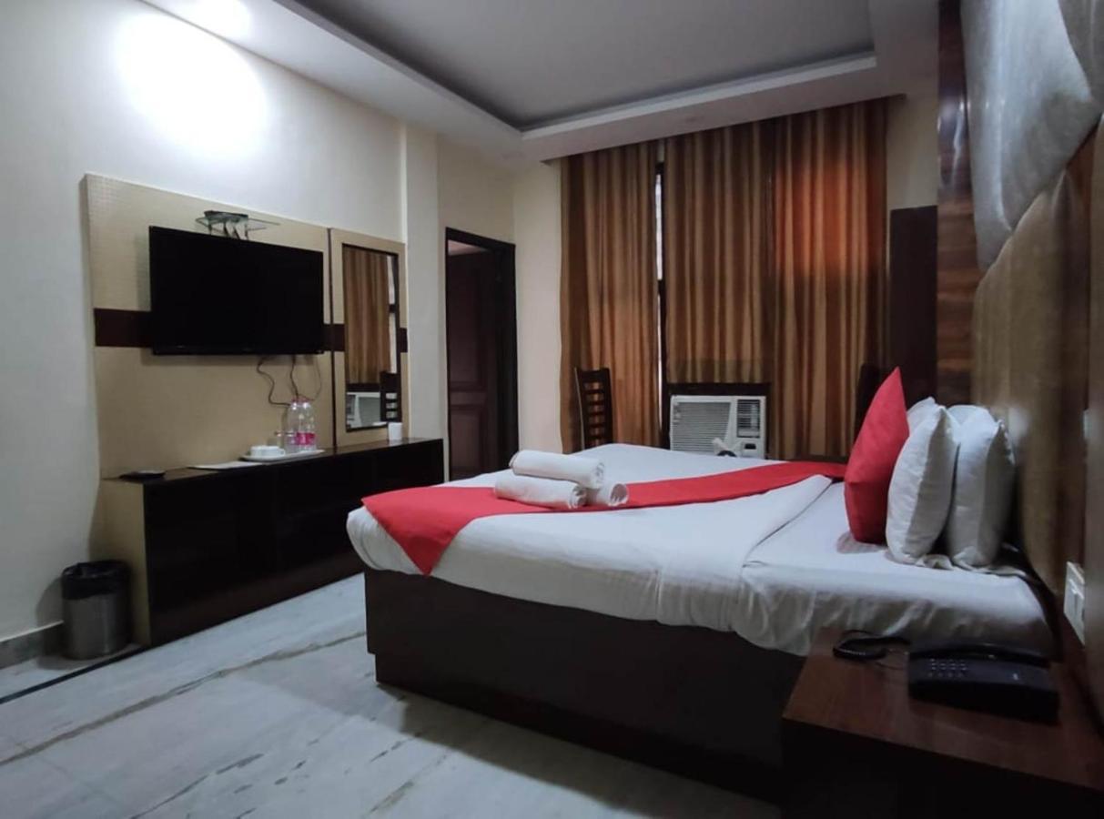 Hotel Aerotech Suite New Delhi Ngoại thất bức ảnh
