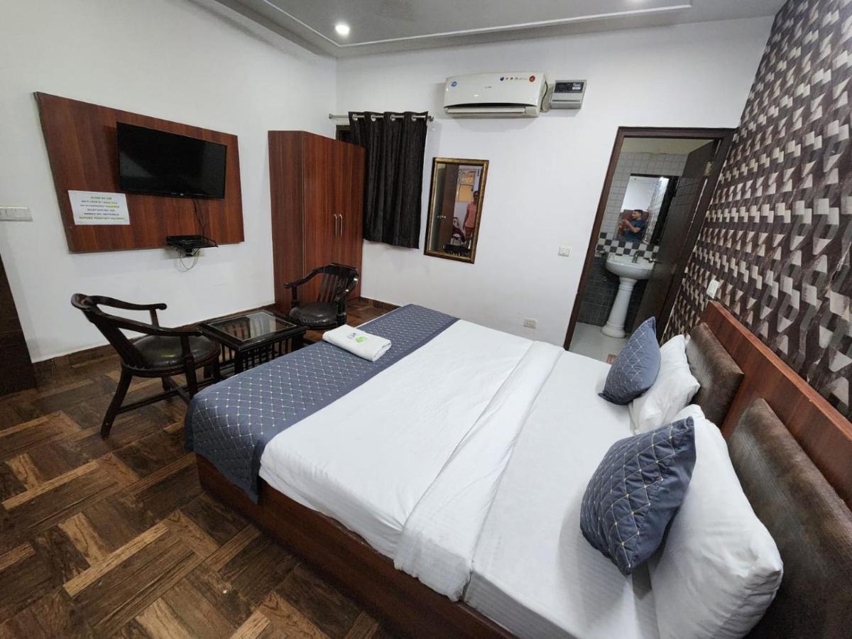 Hotel Aerotech Suite New Delhi Ngoại thất bức ảnh
