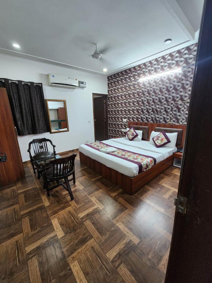 Hotel Aerotech Suite New Delhi Ngoại thất bức ảnh