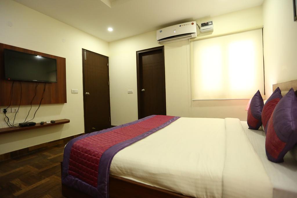 Hotel Aerotech Suite New Delhi Ngoại thất bức ảnh