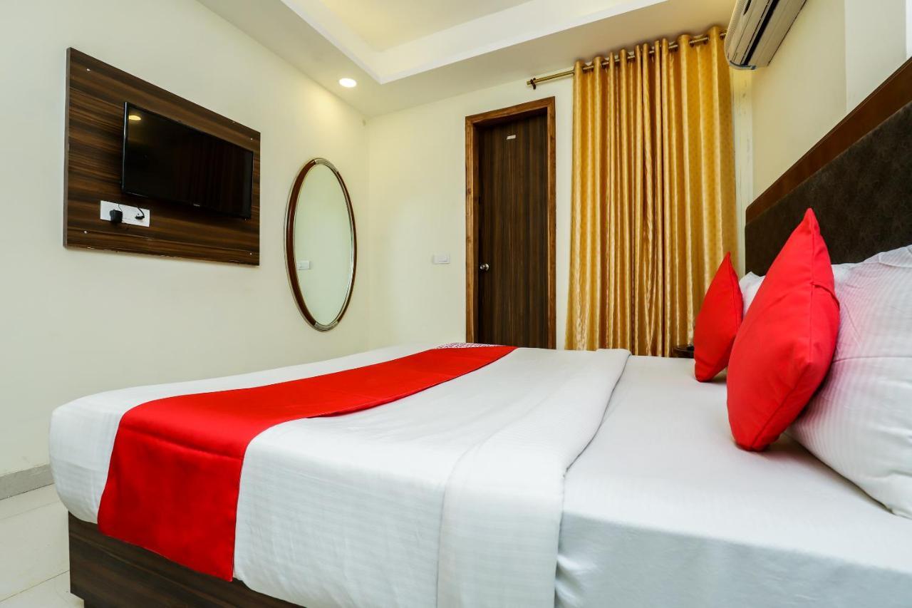 Hotel Aerotech Suite New Delhi Ngoại thất bức ảnh